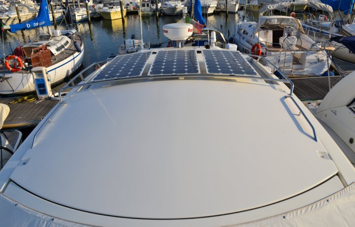 Pannello Solare Semirigido Per Barca A Motore